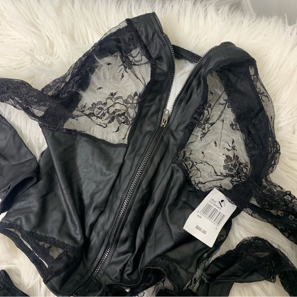 Fredricks of Hollywood Black Lace Women's Intimate Set Size S - Picture 2 of 5